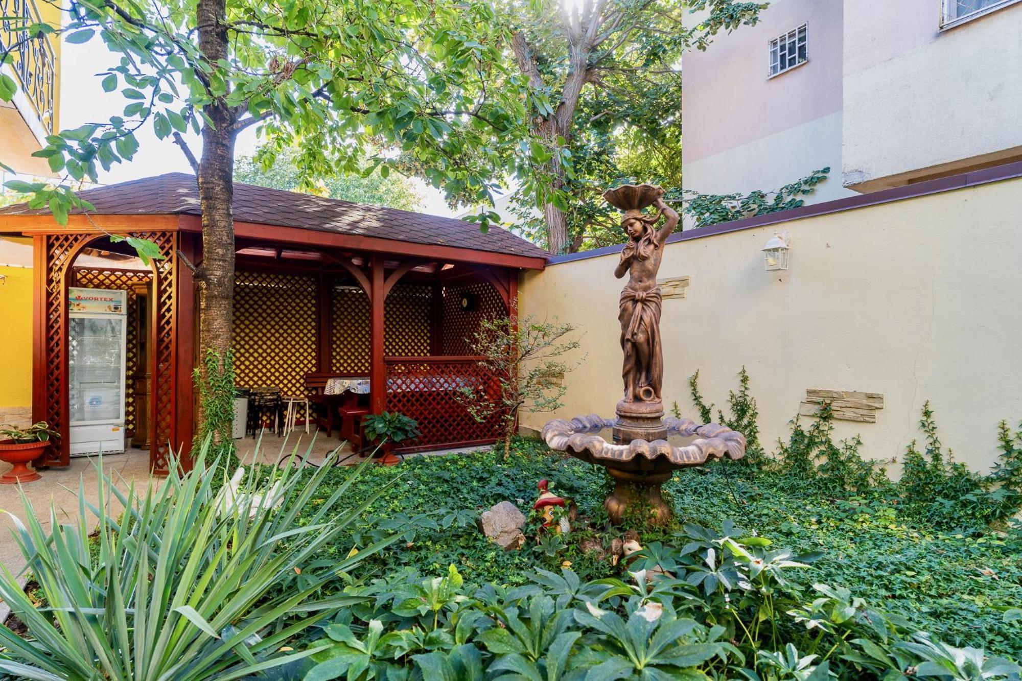 High-End 3Br Apartment - Private Garden, Terrace & Bbq Bucareste Exterior foto